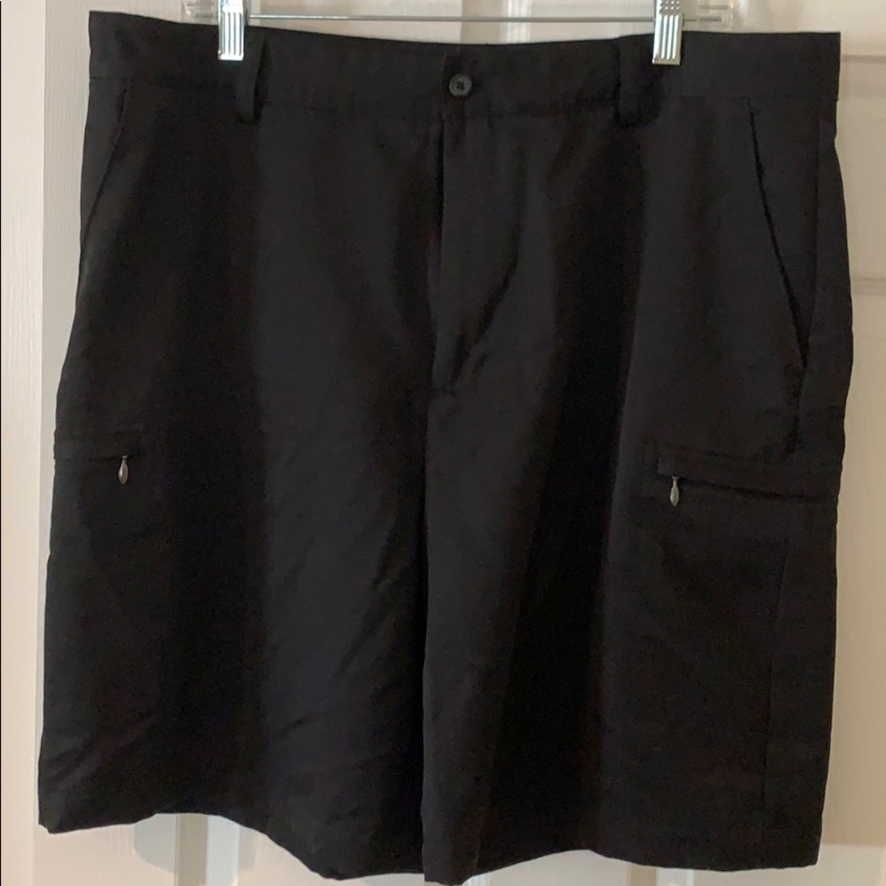 Men’s golf shorts